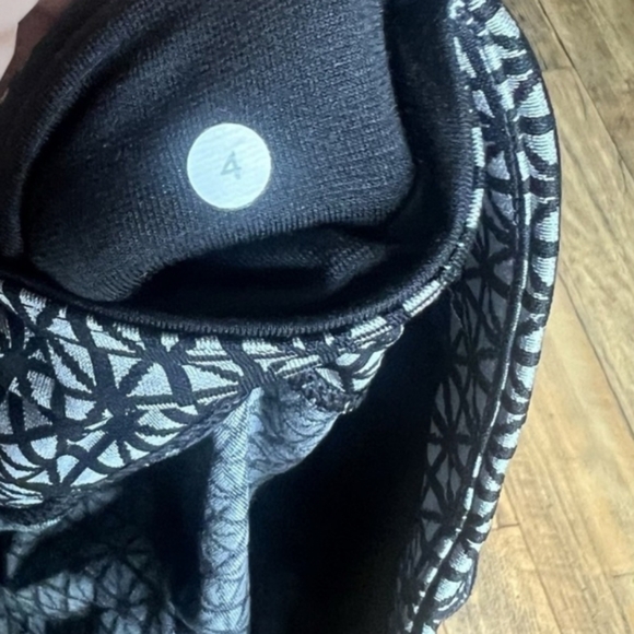 Lululemon Athletica Wunder Under Leggings - Picture 4 of 4